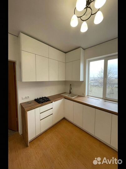 Угловой кухонный гарнитур