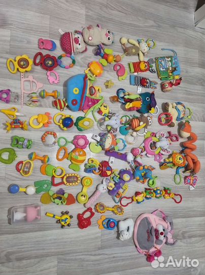 Игрушки,погремушки для малышей пакетом