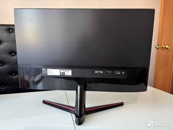 Монитор LG 24