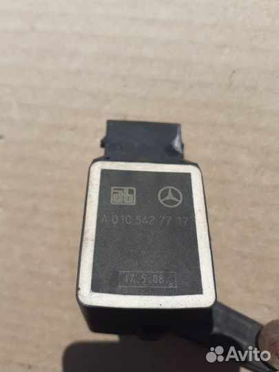 Датчик высоты дорожного просвета Mercedes Benz