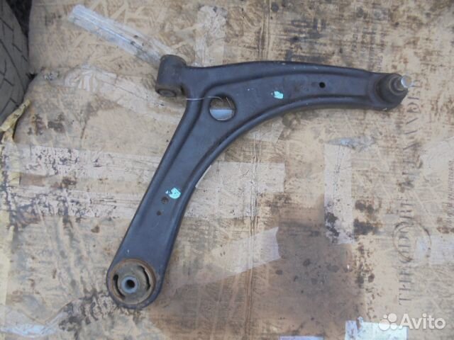 Рычаг передний правый Lancer X