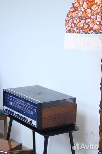 Проигрыватель виниловых пластинок