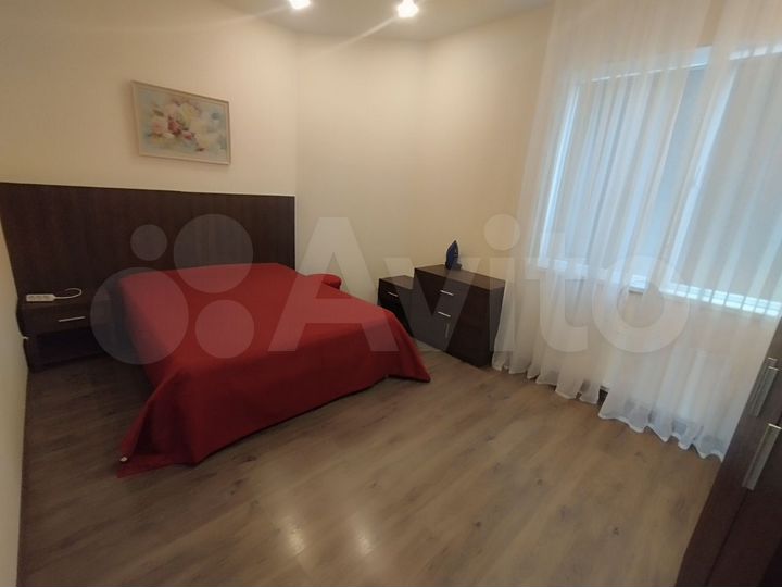 3-к. квартира, 100 м², 2/5 эт.