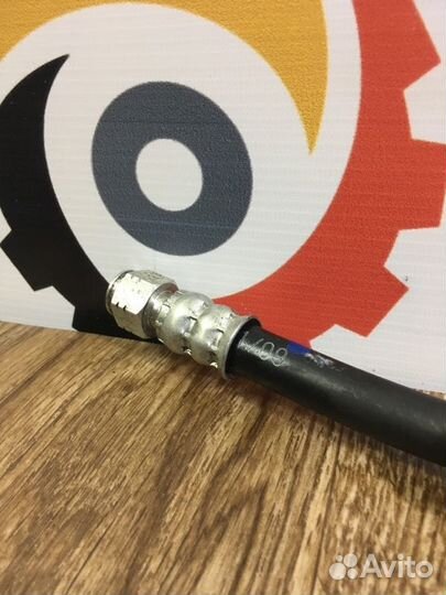 Трубка охлаждения АКПП правая Mercedes E W207 1.8