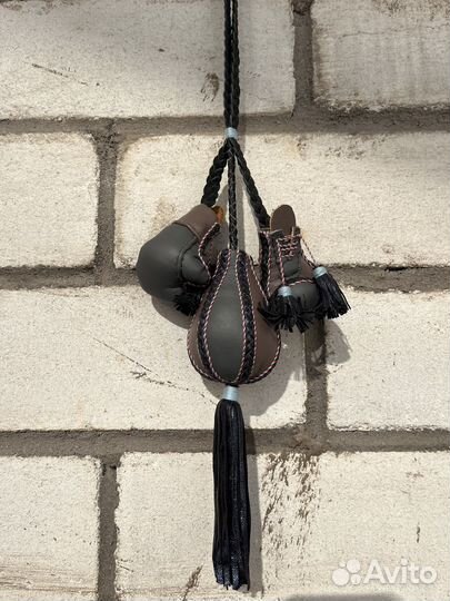 Перчатки подвесные в машину ручной работы разные