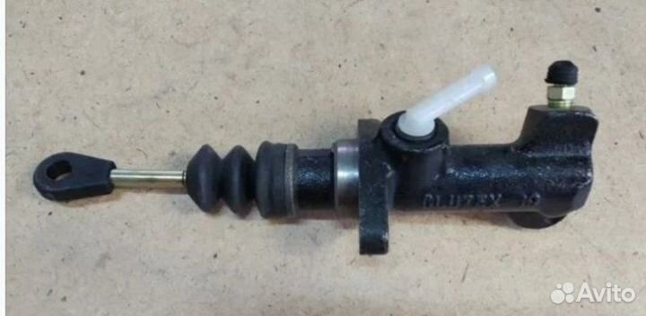 Главный цилиндр сцепления Volkswagen Passat 1988