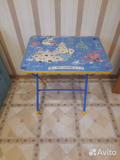 Детский столик