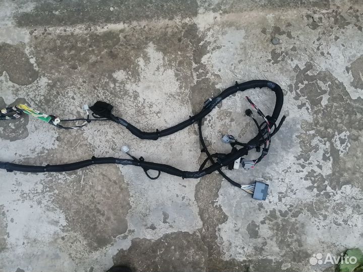 Проводка моторного отсека Jeep Grand Cherokee WK2