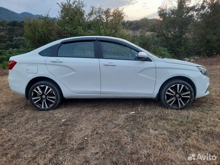 LADA Vesta 1.6 МТ, 2015, 186 000 км