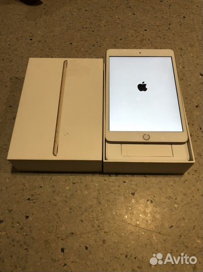 iPad mini 3, gold, (более 50+++ игр и программ)
