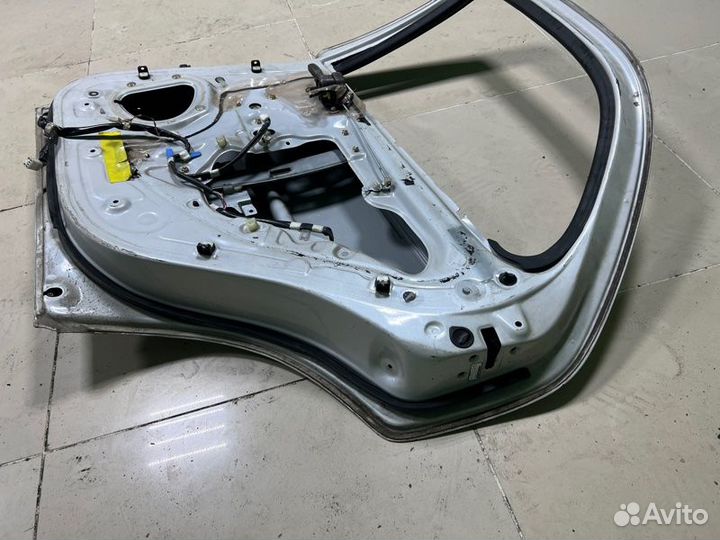 Дверь задняя правая Toyota Crown GS151