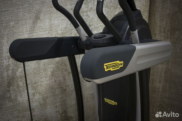 Эллиптический тренажер Technogym Vario Excite