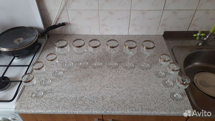 Набор фужеров и рюмок