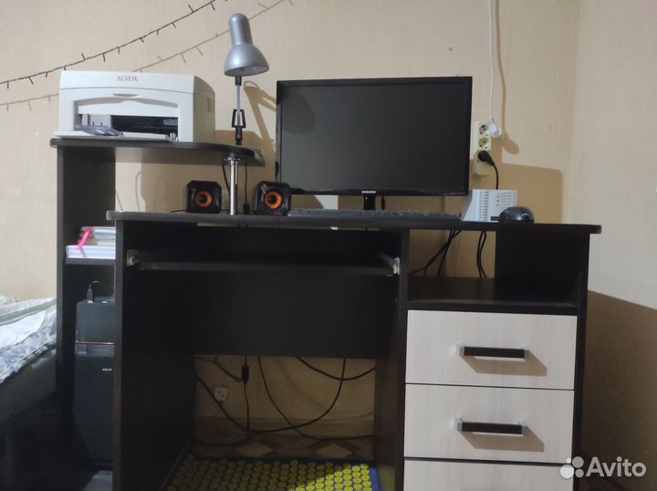 Компьютерный стол новый