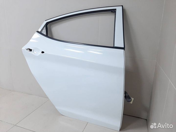 Б/У Дверь задняя правая 770043X001 Hyundai-KIA