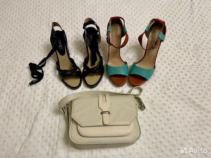 Пакетом 2 пары обуви и сумка
