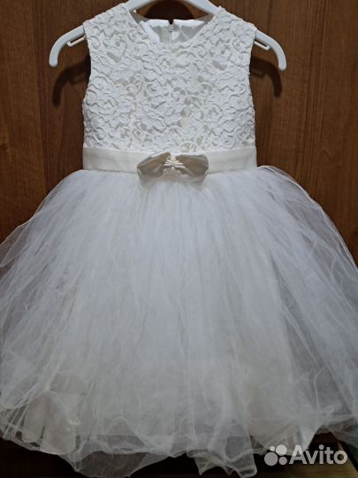 Нарядное платье для девочки 98