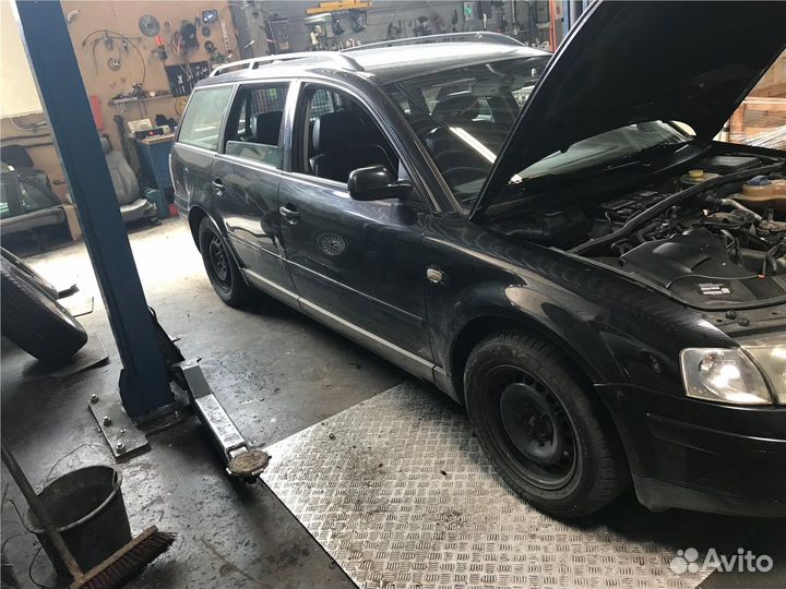 Разбор на запчасти Volkswagen Passat 5
