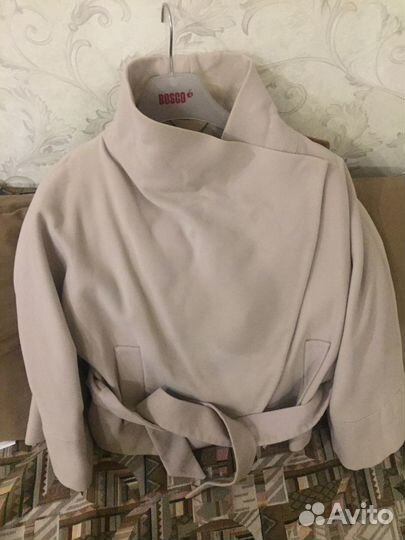 Короткле пальто с поясом