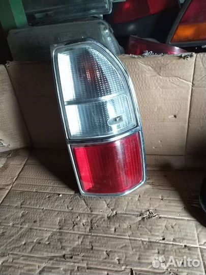 Фонарь правый Toyota Land Cruiser Prado 90