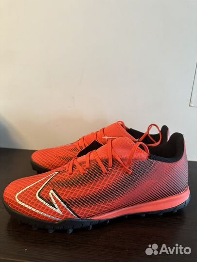 Футбольные бутсы Demix новые 38-39 размер