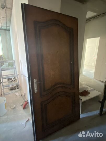 Дверь входная железная