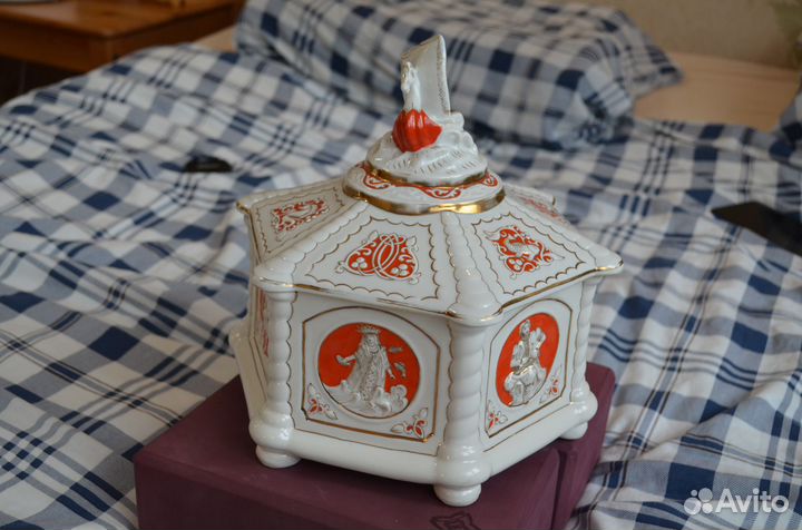 Шкатулка-ларец