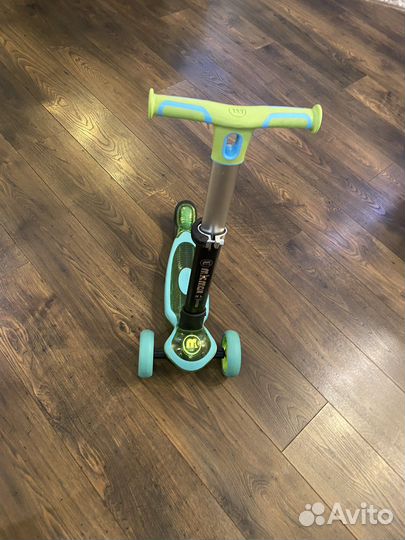 Самокат трехколесный с подсветкой