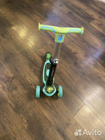 Самокат трехколесный с подсветкой