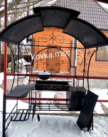 Мангал с крышей
