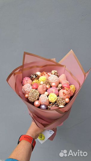 Клубничный букет