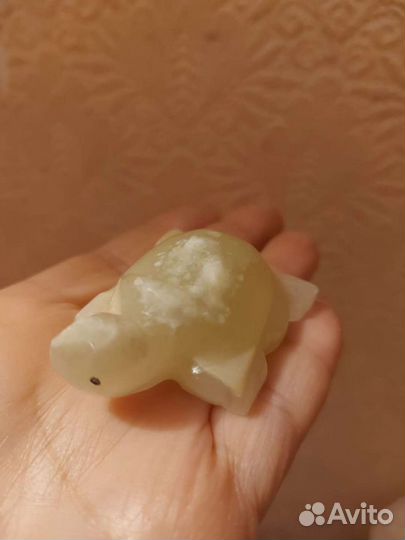 Фигурки животных из оникса