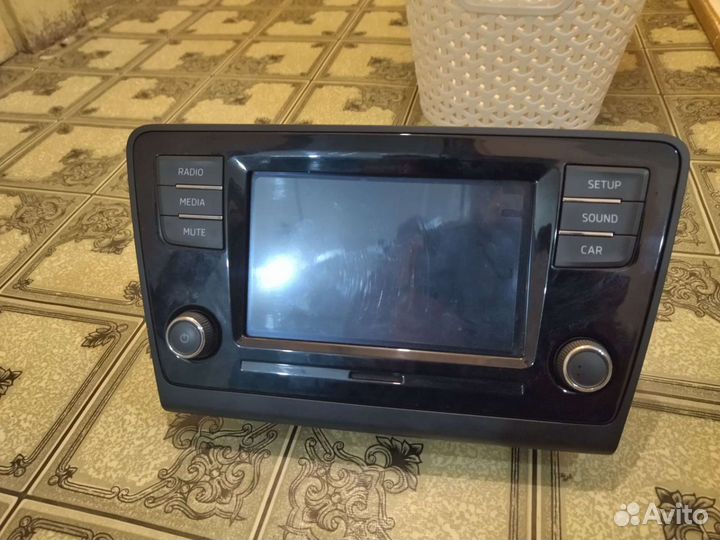 Продам автомагнитолу Skoda rapid swing 3