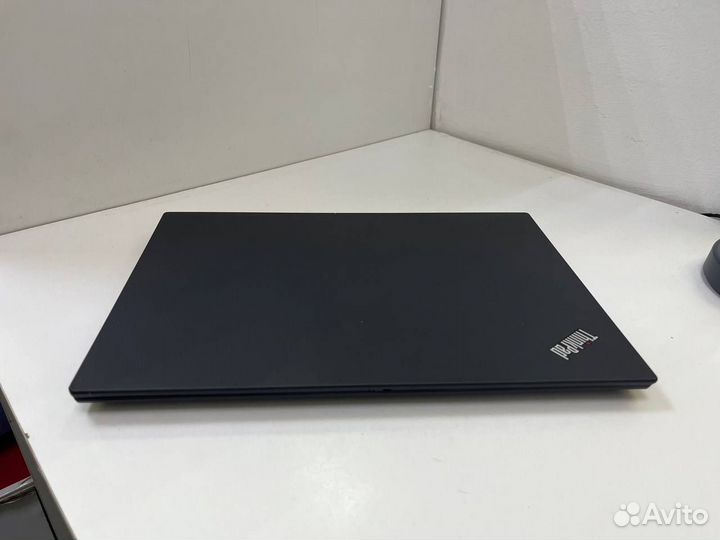 Ноутбук Lenovo ThinkPad T490