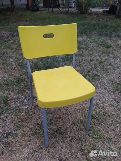 Стул пластиковый IKEA