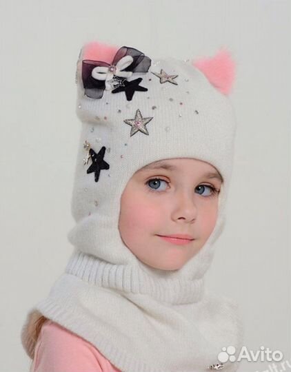 Шапка шлем с натуральным помпоном