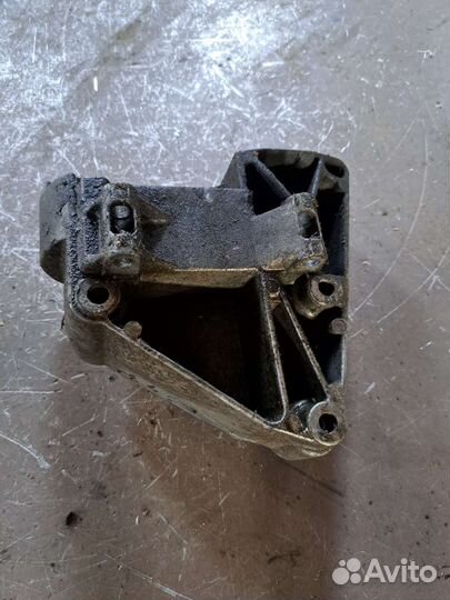 Кронштейн кондиционера на BMW E53