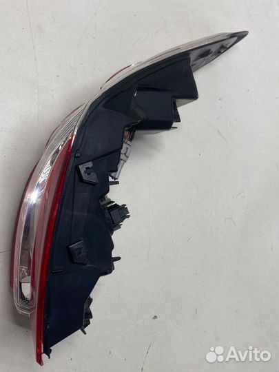 Фонарь наружный задний правый Toyota Camry V70/V75