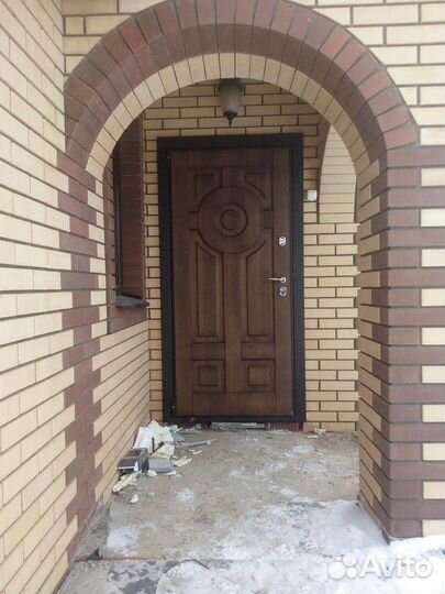 Дверь входная уличная