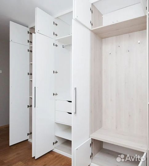 Шкаф распашной