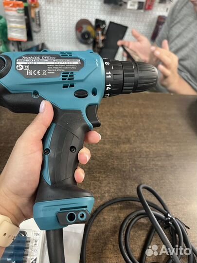 Шуруповерт сетевой Makita DF0300X3