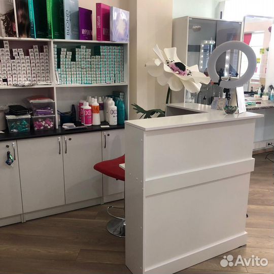 Стойка ресепшн