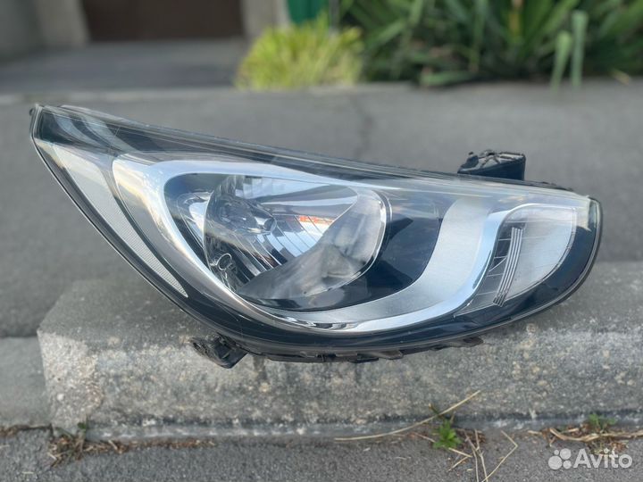 Фара на hyundai solaris 1
