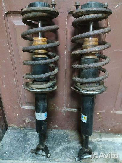 Передняя стойка в сборе на Ауди а4