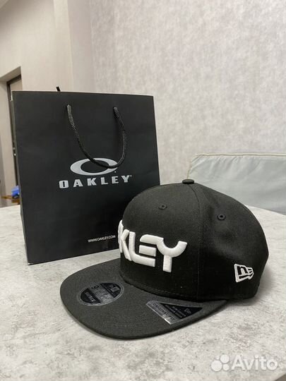 Кепка Oakley x New Era