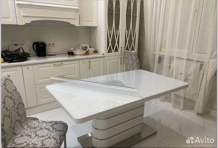 Прозрачная подложка для столовых приборов