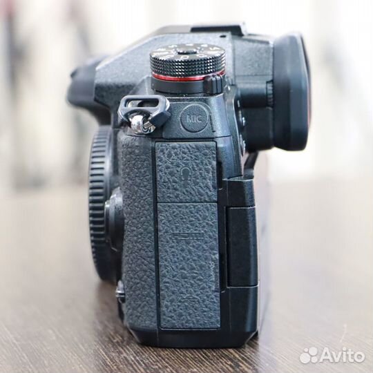 Цифровой фотоаппарат Panasonic DC-G9 Body