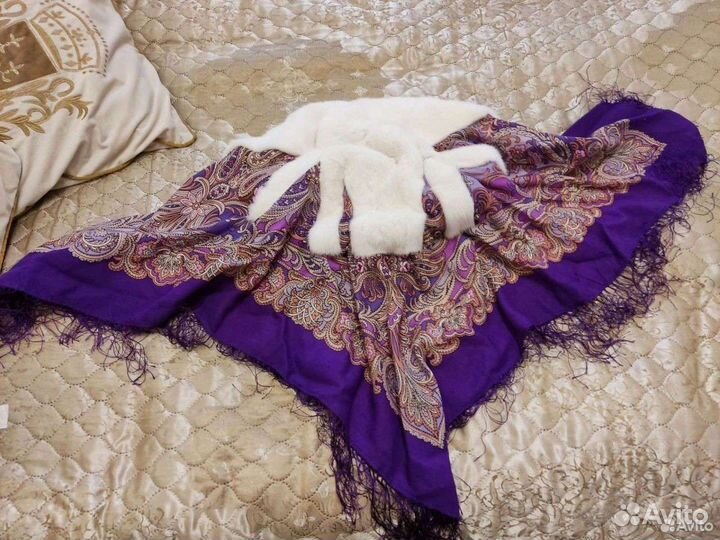 Капор из норки с павловопосадским платком