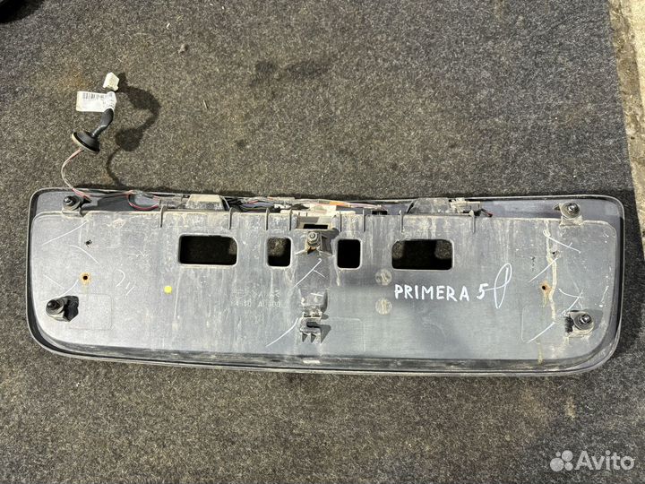 Рамка крышки багажника Nissan Primera P12