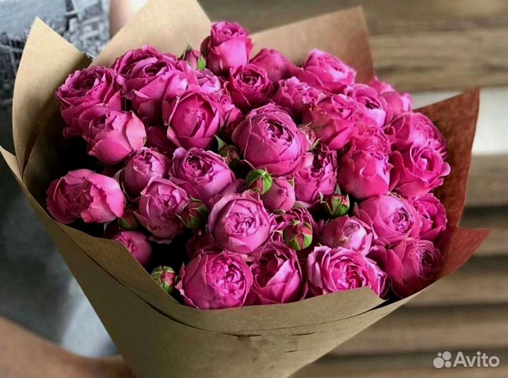 Букет из 31 пионовидных роз